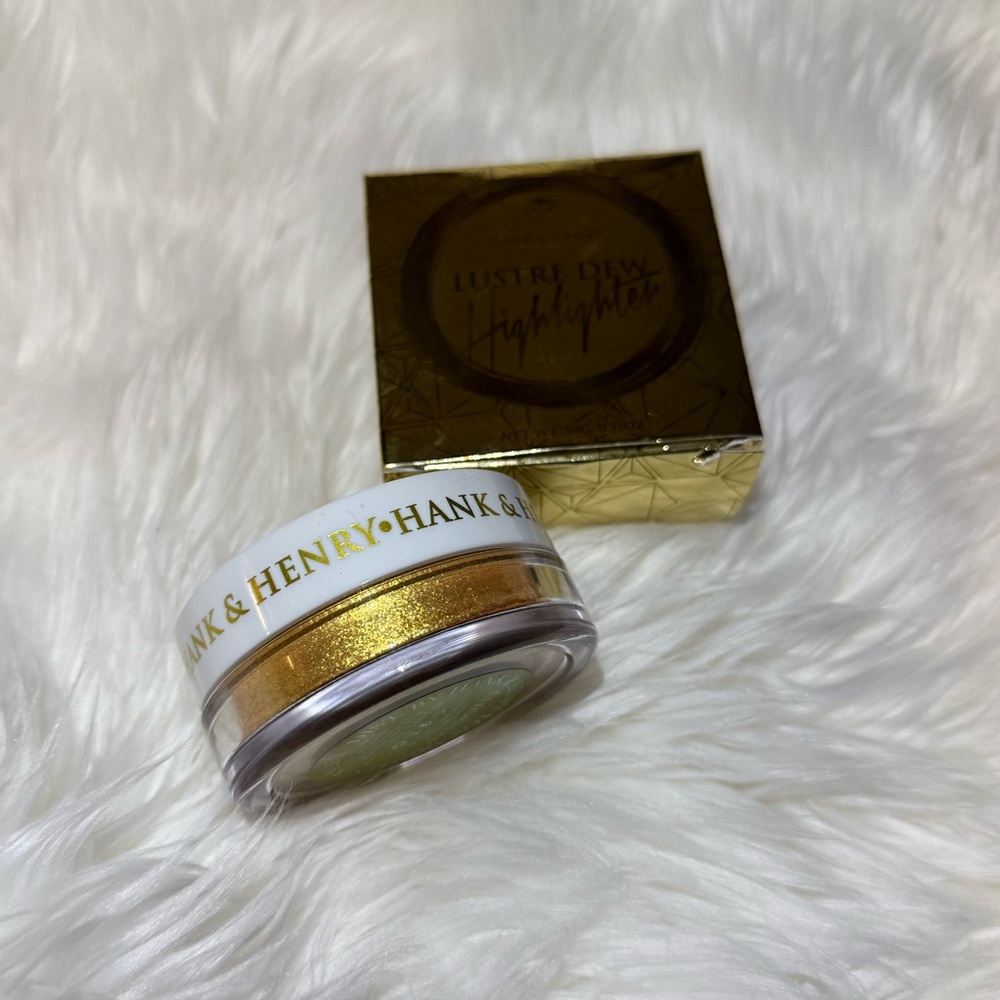 Hank & Henry Lustre Dew face body Highlighter